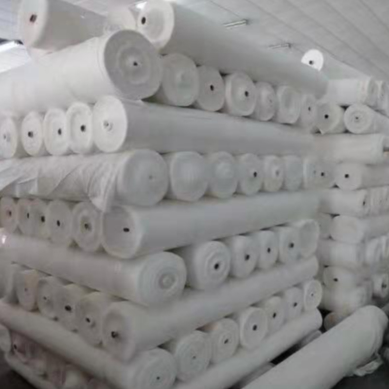 La tela reciclada se ha convertido en una tendencia popular en el mundo.